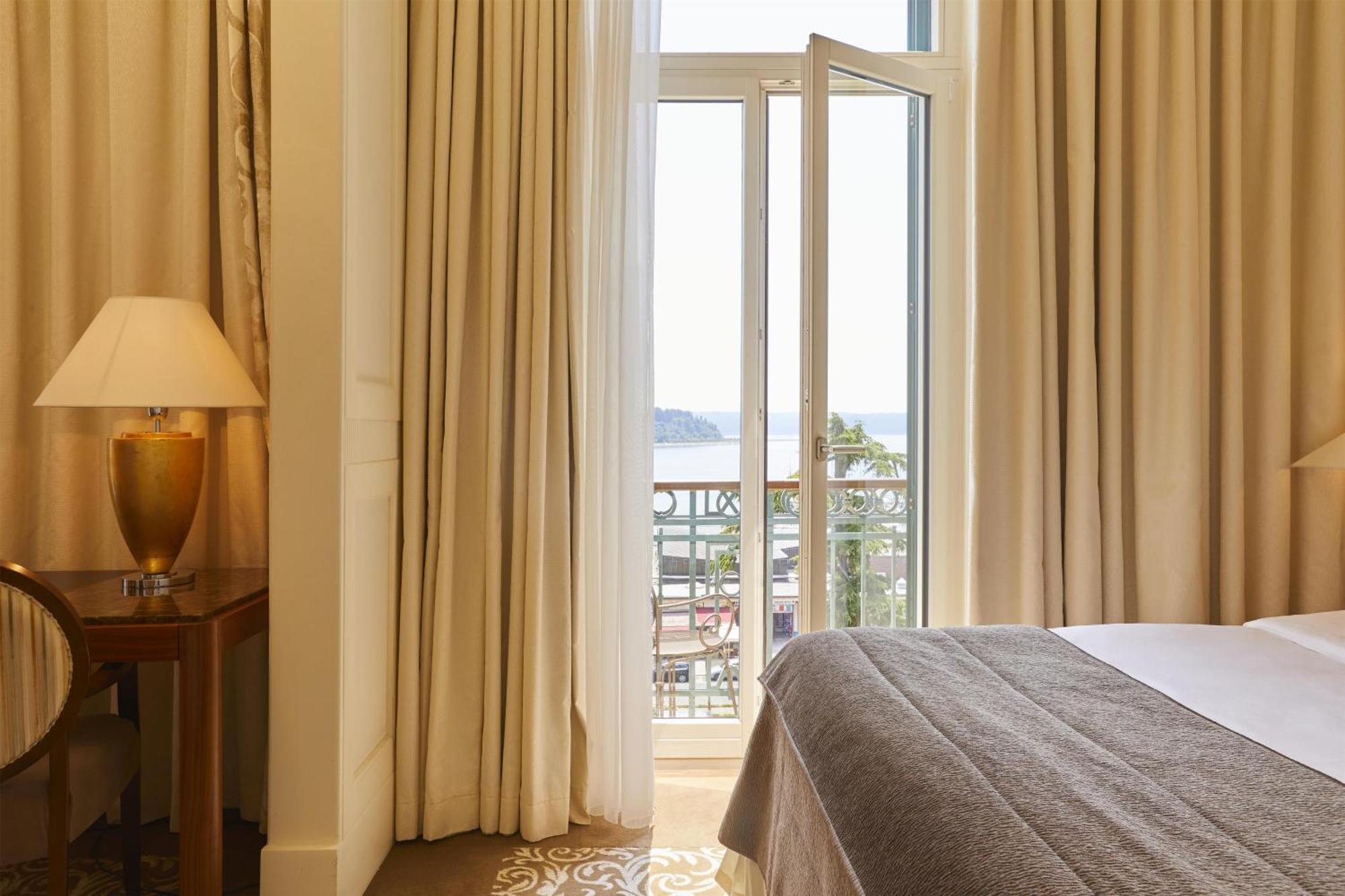 Deluxe Sea View